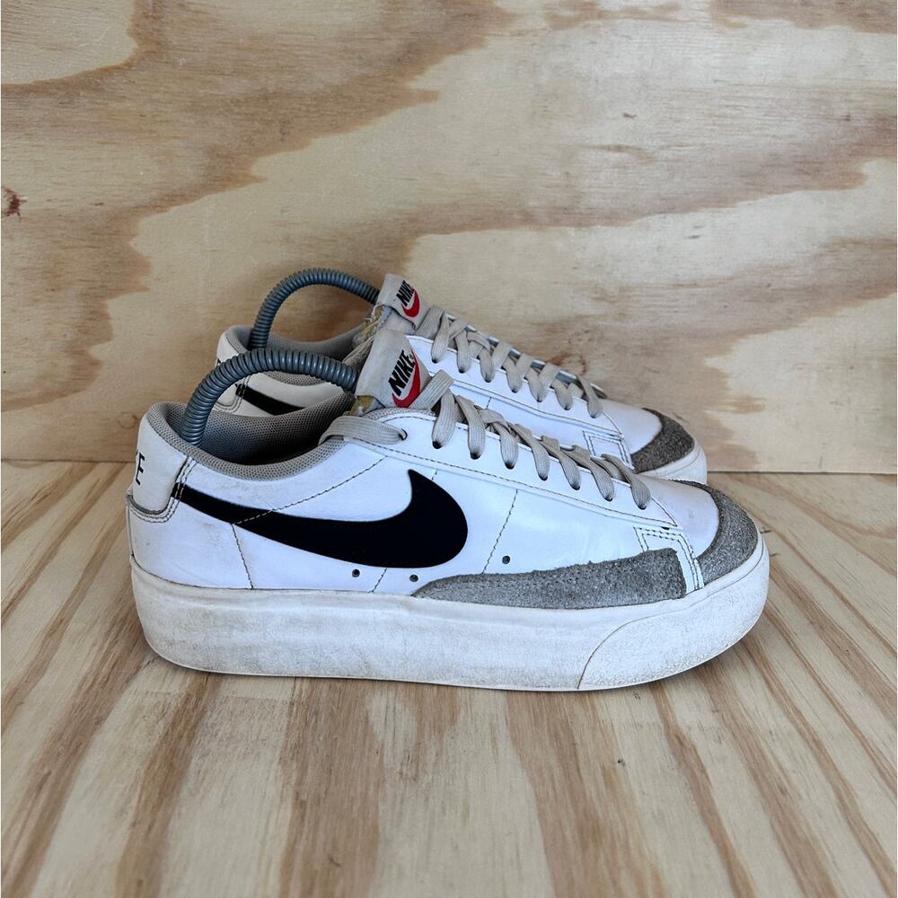 Nike - Blazer Low Platform - Sneakers - White - Women's - 8 - DJ0292-101
